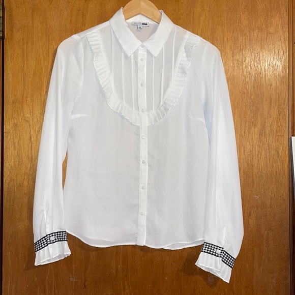 •FASHION NOVA•NWOB WHITE SHEER PLEATED HOUNDSTOOTH BUTTON DOWN BLOUSE SIZE MED. - Picture 2 of 9